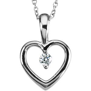 .07 CTW Natural Diamond Heart Necklace – Platinum