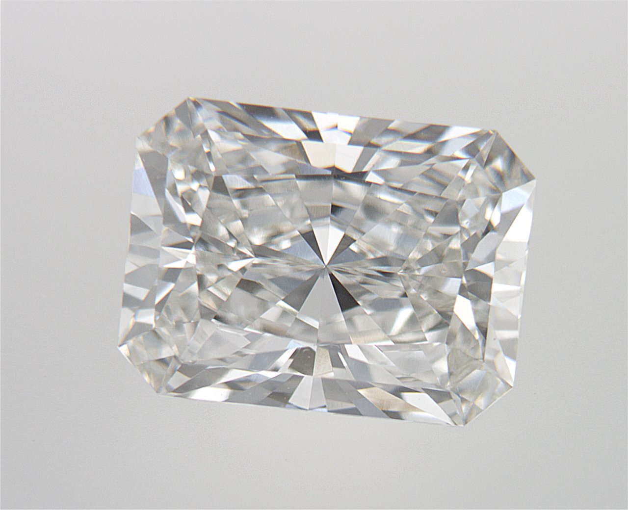 4.1 CT Radiant Lab-Grown Diamond Surrey Vancouver Canada Langley Burnaby Richmond