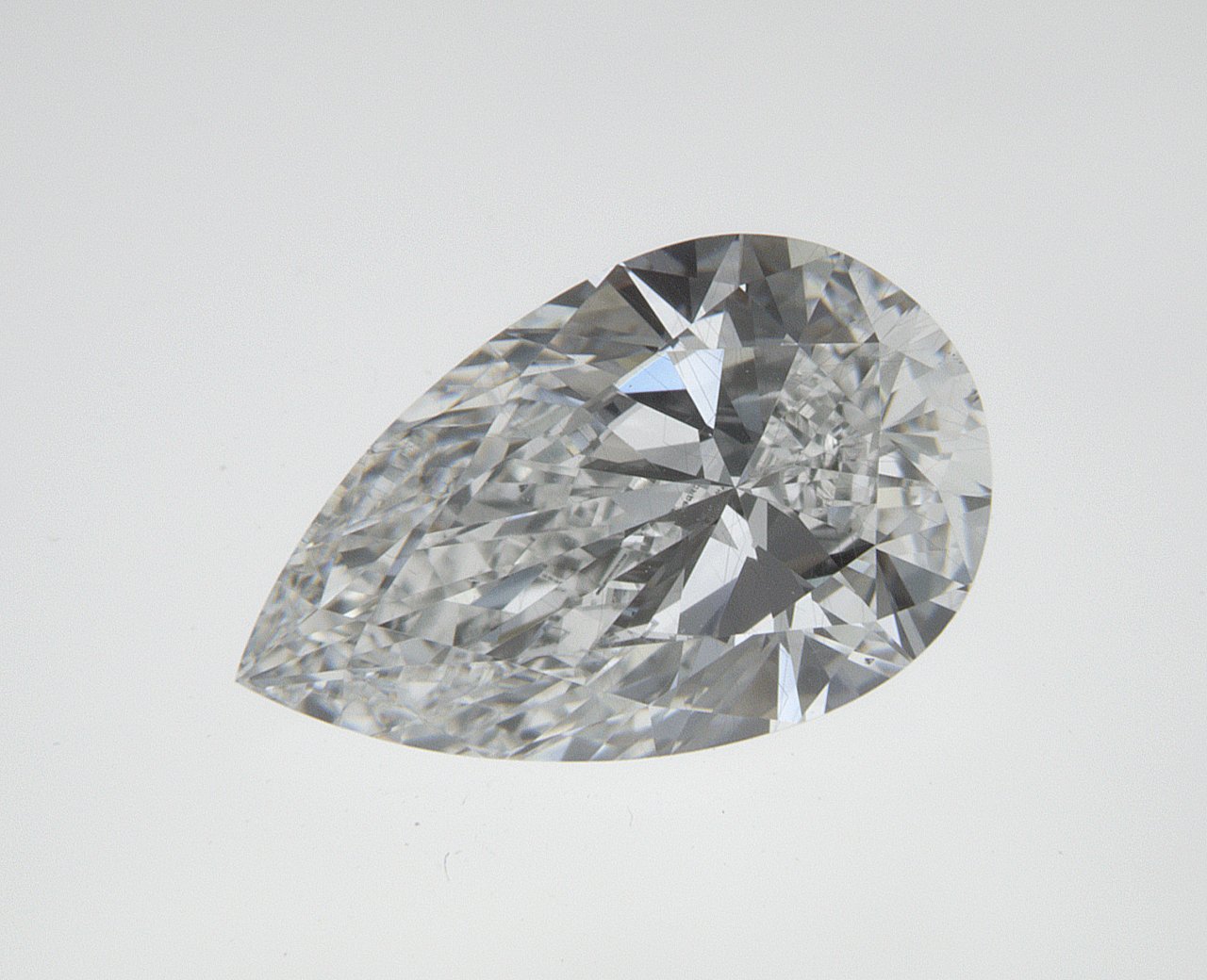 1.5 CT Pear Lab-Grown Diamond Surrey Vancouver Canada Langley Burnaby Richmond