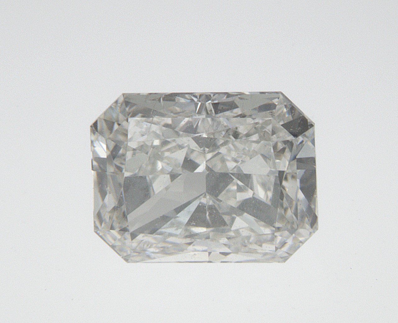 0.9 Carat Radiant Cut Natural Diamond