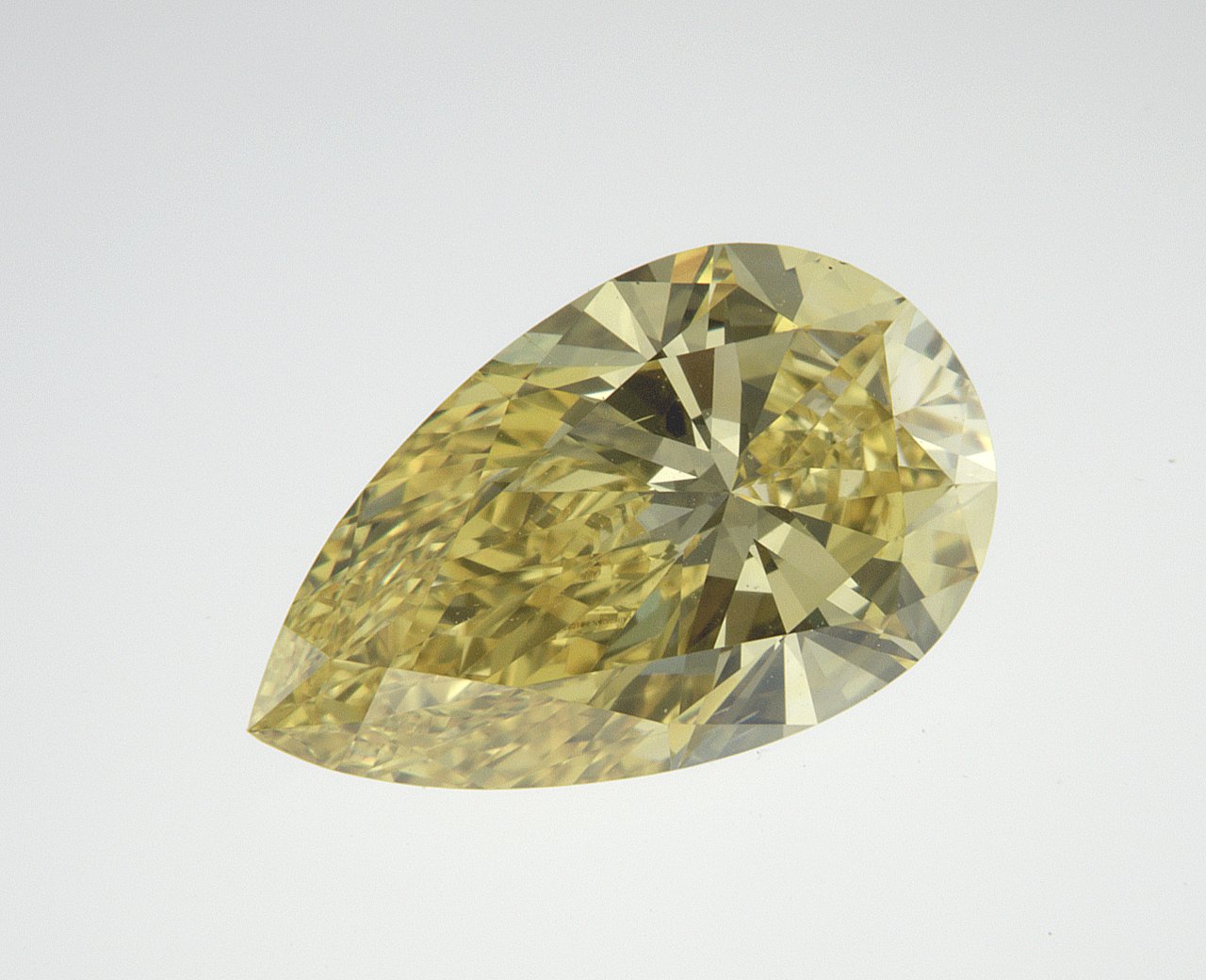 2 CT Pear Lab-Grown Diamond Surrey Vancouver Canada Langley Burnaby Richmond