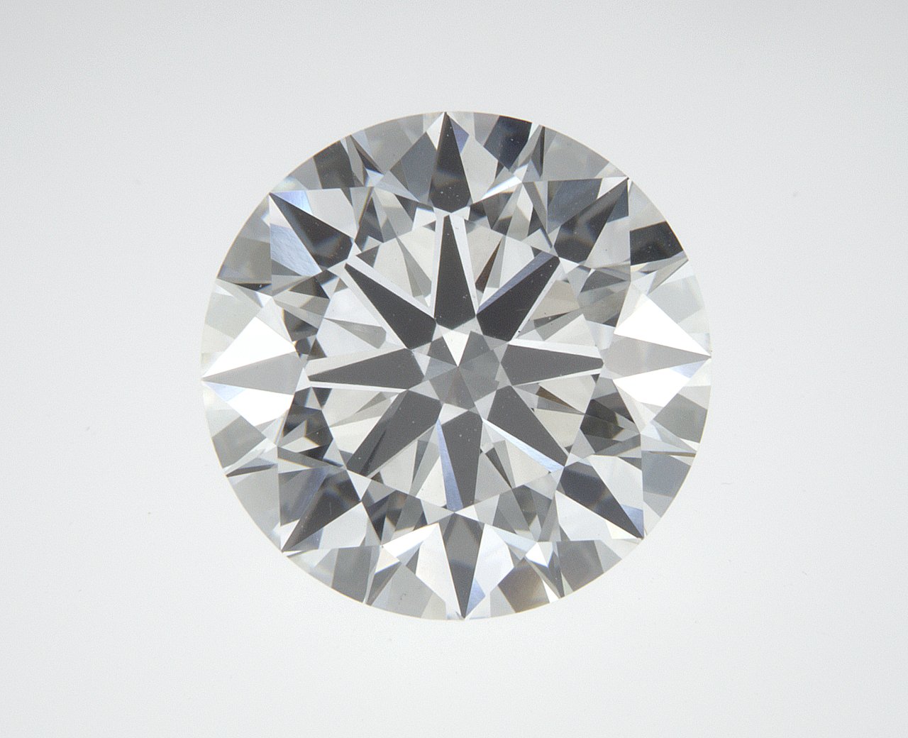 4.04 CT Round Lab-Grown Diamond Surrey Vancouver Canada Langley Burnaby Richmond