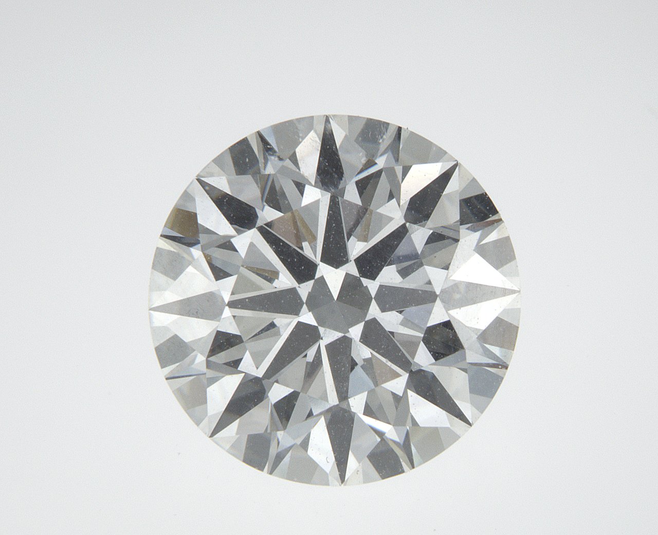 3.07 CT Round Lab-Grown Diamond Surrey Vancouver Canada Langley Burnaby Richmond