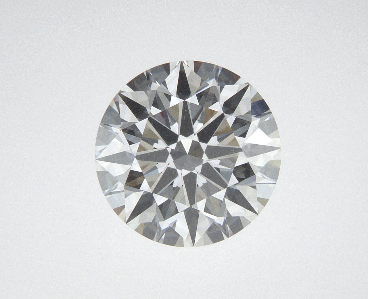 2.24 CT Round Lab-Grown Diamond Surrey Vancouver Canada Langley Burnaby Richmond