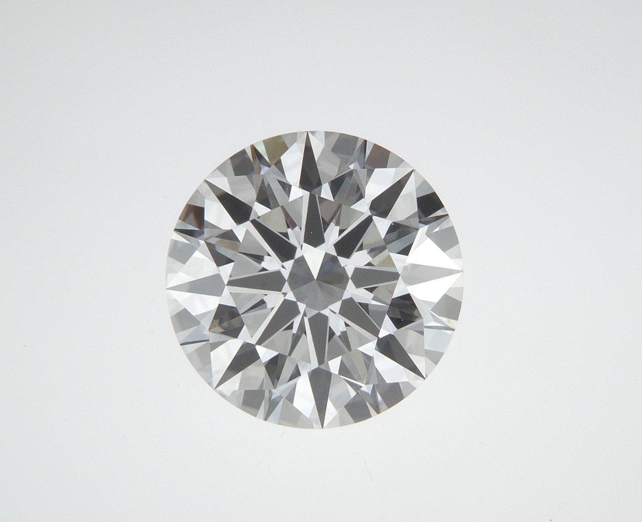 2.05 CT Round Lab-Grown Diamond Surrey Vancouver Canada Langley Burnaby Richmond