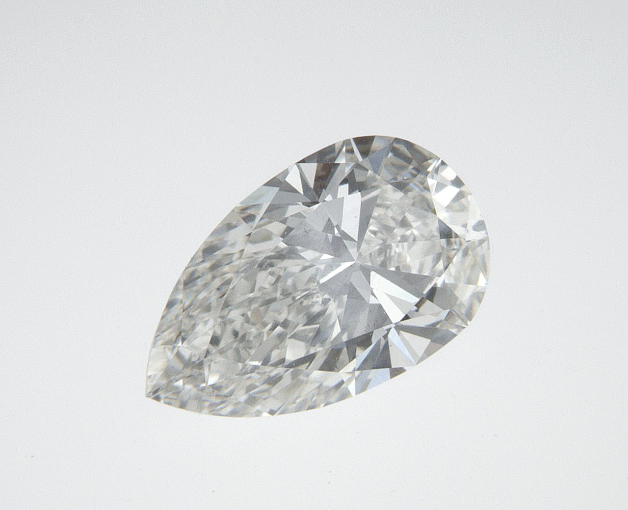 0.9 CT Pear Lab-Grown Diamond Surrey Vancouver Canada Langley Burnaby Richmond