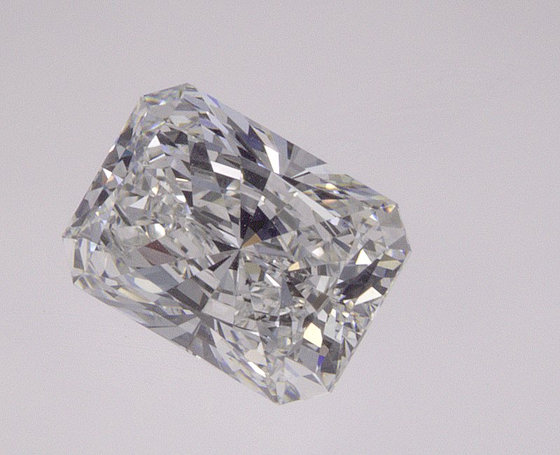 0.95 Carat Radiant Cut Natural Diamond