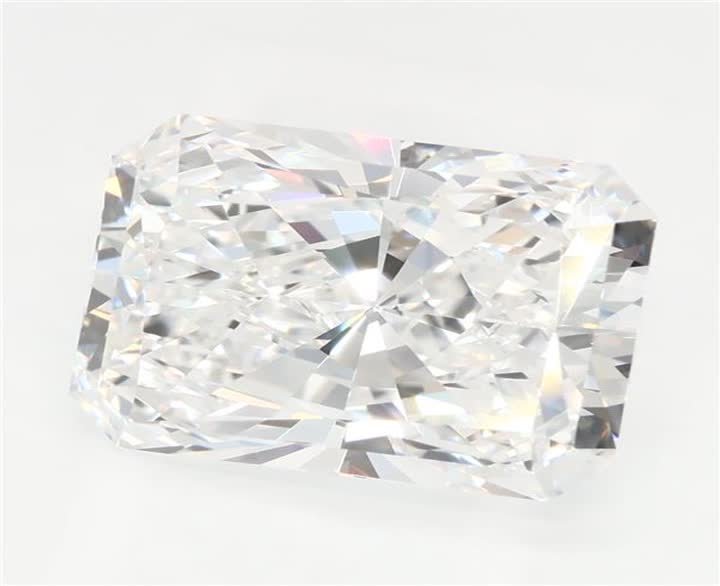 2.65 CT Radiant Lab-Grown Diamond Surrey Vancouver Canada Langley Burnaby Richmond