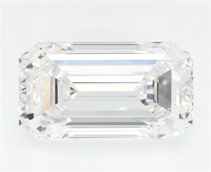 2.64 CT Emerald Lab-Grown Diamond Surrey Vancouver Canada Langley Burnaby Richmond
