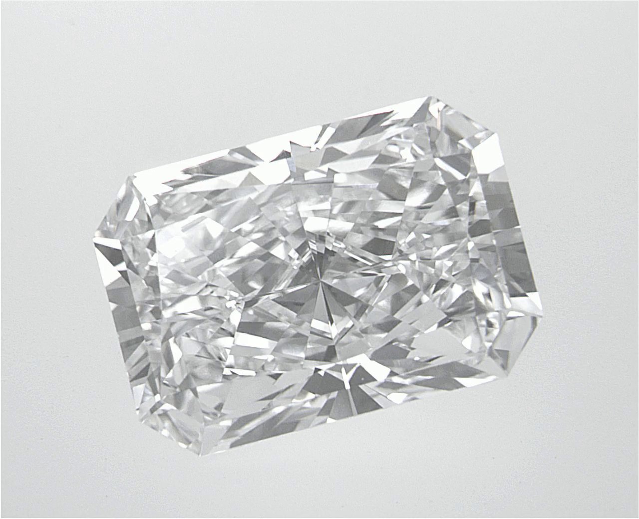 4.1 CT Radiant Lab-Grown Diamond Surrey Vancouver Canada Langley Burnaby Richmond
