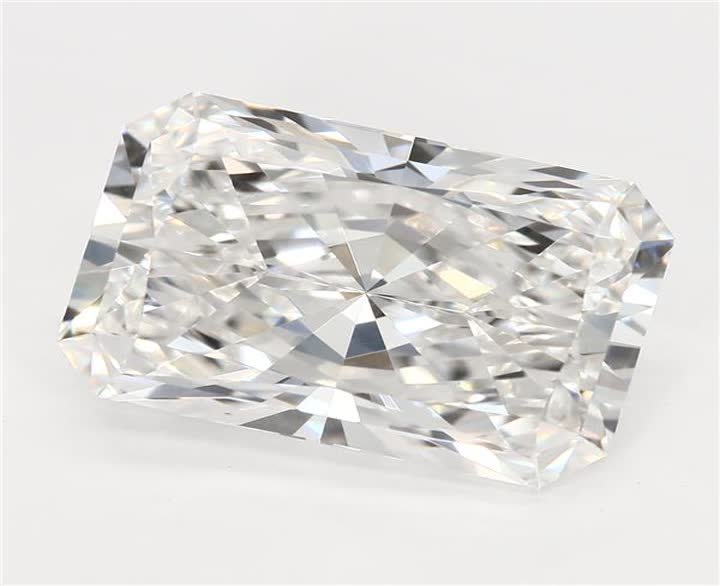 2.88 CT Radiant Lab-Grown Diamond Surrey Vancouver Canada Langley Burnaby Richmond