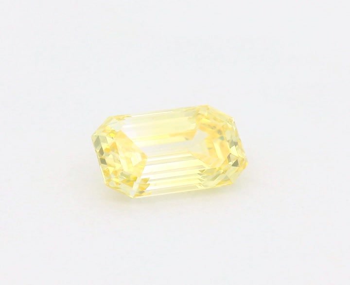 1.02 CT Emerald Lab-Grown Diamond Surrey Vancouver Canada Langley Burnaby Richmond