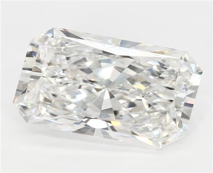 2.8 CT Radiant Lab-Grown Diamond Surrey Vancouver Canada Langley Burnaby Richmond