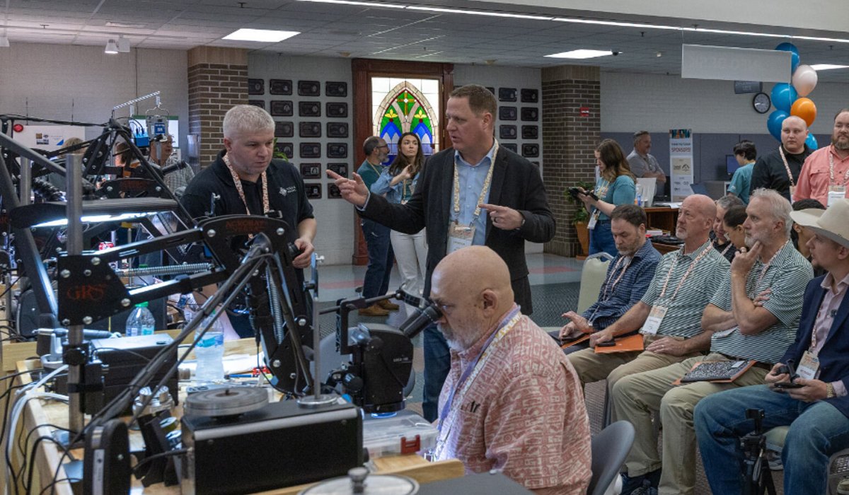 Bench Jeweler Workshop Demo Floor