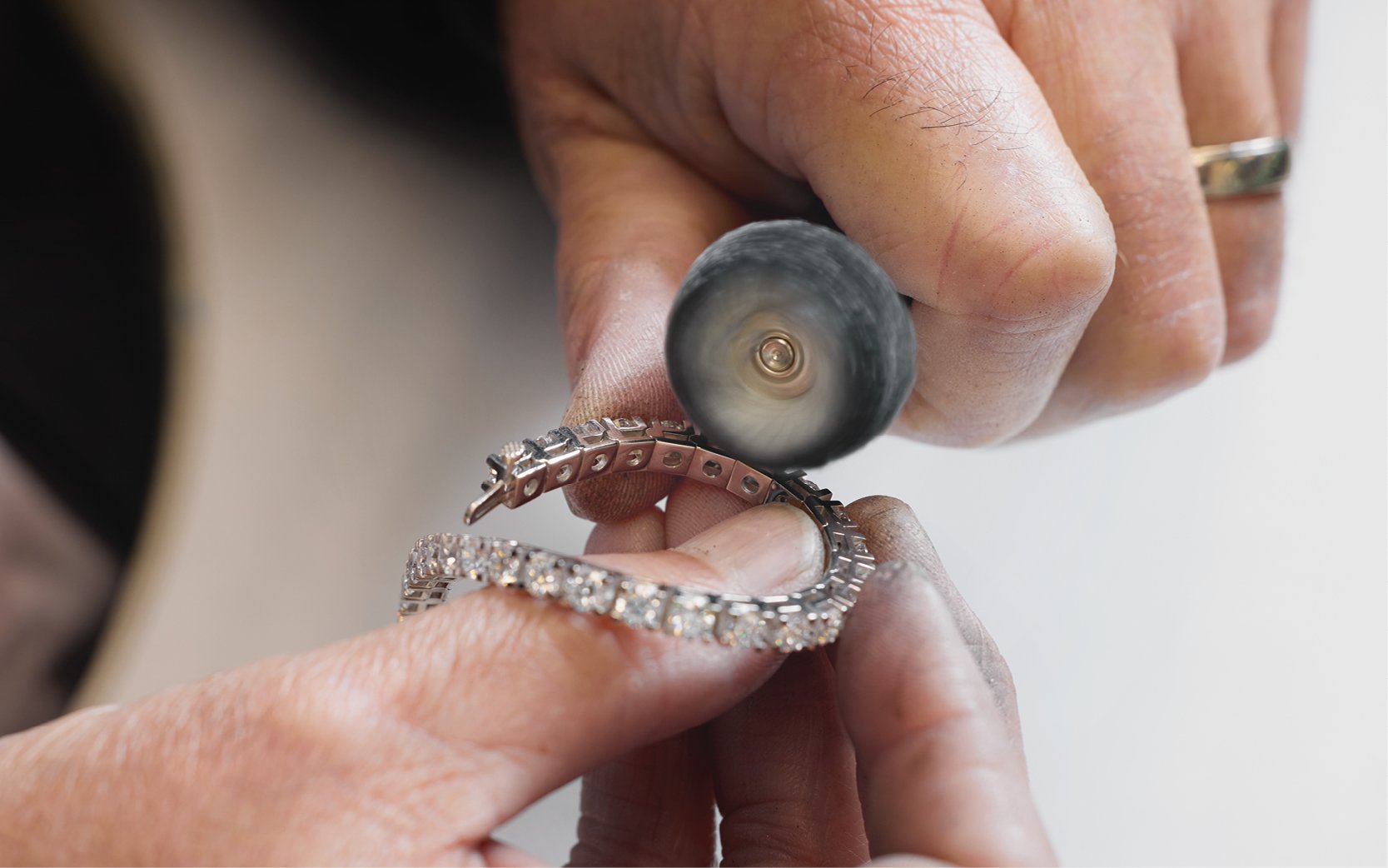 Stone setting for high stone count jewelry designs