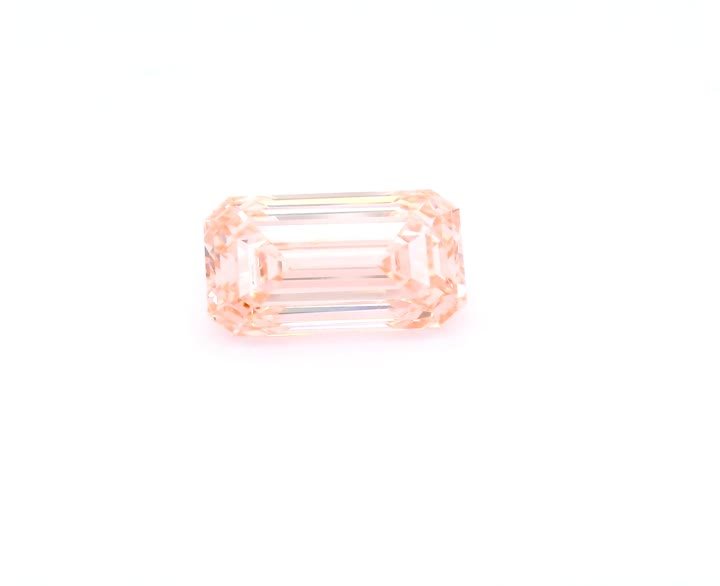 EMERALD 4.58ct Fancy Vivid Pink VS1