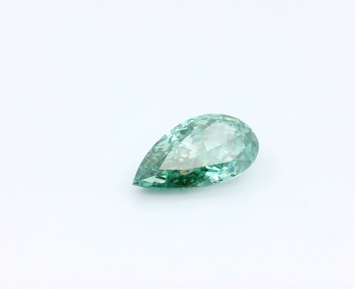 PEAR 2.02ct Fancy Vivid Green VS1