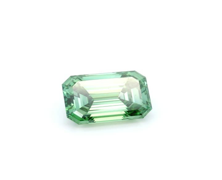 EMERALD 2.99ct Fancy Vivid Green VVS2