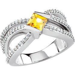 Micro Prong Set Ring Mounting for Gemstones with Princess Cut Center