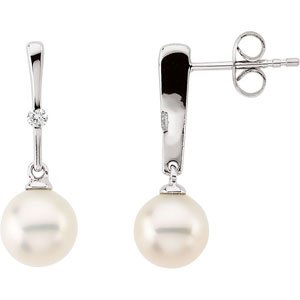 Freshwater Cultured Pearl and Diamond Earrings Ref 635138