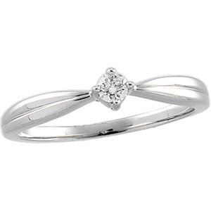 14K White 1/10 CTW Natural Diamond Ring