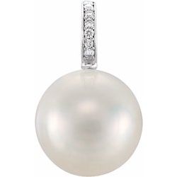 Accented Circle Pearl Pendant