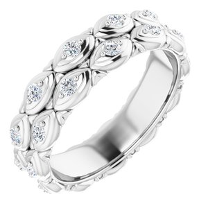https://meteor.stullercloud.com/das/72379315?obj=metals&obj.recipe=white&obj=stones/diamonds/g_Accent&$standard$